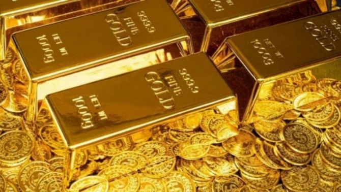 Giá vàng phục hồi trên mốc 4.700 USD, chuyên gia cảnh báo kịch bản giảm sâu, hướng về vùng 3.800 USD