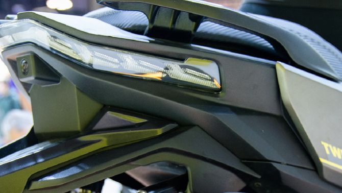 ‘Kẻ huỷ diệt’ Honda SH chính thức ra mắt: Có màn TFT 7 inch cực khủng, 2 camera hành trình, giá mềm