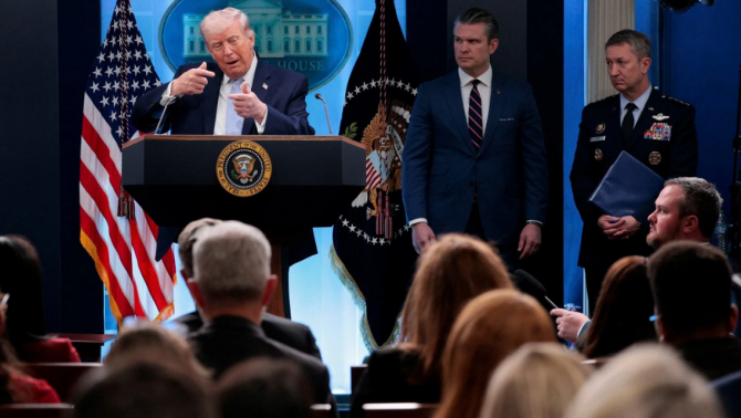 Ông Trump: Mỹ hoàn toàn có thể lấy dầu Iran, nhưng người dân 'không đủ kiên nhẫn'