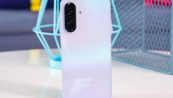 Khách Việt mê như điếu đổ Galaxy A36 5G, rẻ như xả kho đầu tháng 4 màn lớn pin trâu lu mờ iPhone 17e