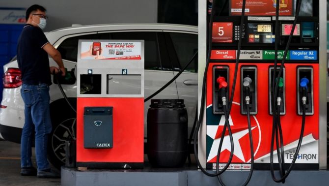 Singapore phụ thuộc dầu Trung Đông 58%, giá xăng tiến sát 100.000 đồng/lít, dự báo tiếp tục biến động 
