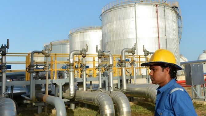 Eo biển Hormuz và giá dầu Iran gây áp lực thị trường châu Á, khủng hoảng tài chính 1997 có lặp lại?