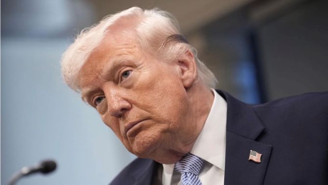 Ông Donald Trump tuyên bố sẵn sàng tái khởi động ‘cuộc chiến lớn hơn’ nếu Iran vi phạm điều này