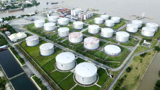 Dự trữ xăng dầu quốc gia: Không thể chờ đến khi khan hiếm mới hành động