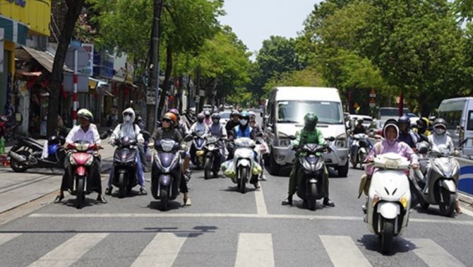 Dự báo thời tiết hôm nay 13/4: Đông Bắc Bộ xuất hiện mưa dông, Trung Bộ nắng nóng gay gắt tới khi nào? 