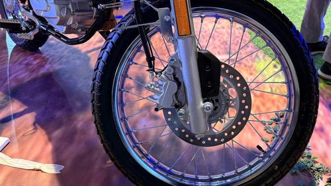 Suzuki chính thức ra mắt ‘vua côn tay’ 162cc mới giá 49 triệu đồng: Rẻ hơn Honda Winner R và Exciter