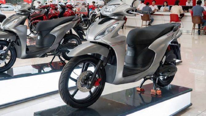 Giá xăng dầu trưa nay 14/4: RON92 giảm về mức rẻ như ‘rau’, Honda Vision cũng trên đà giảm thủng đáy