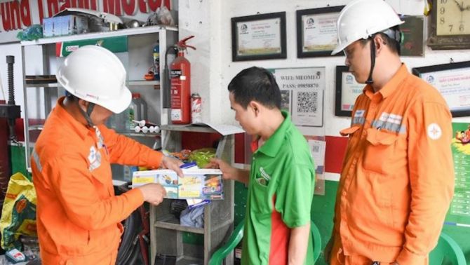EVN phát cảnh báo tại Hà Nội, nguy cơ quá tải điện tăng, người dân chú ý khung giờ cao điểm sử dụng điện 