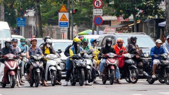 Dự báo thời tiết hôm nay 15/4: Nắng nóng diện rộng, hé lộ thời điểm không khí lạnh yếu tràn về, cảnh báo dông lốc