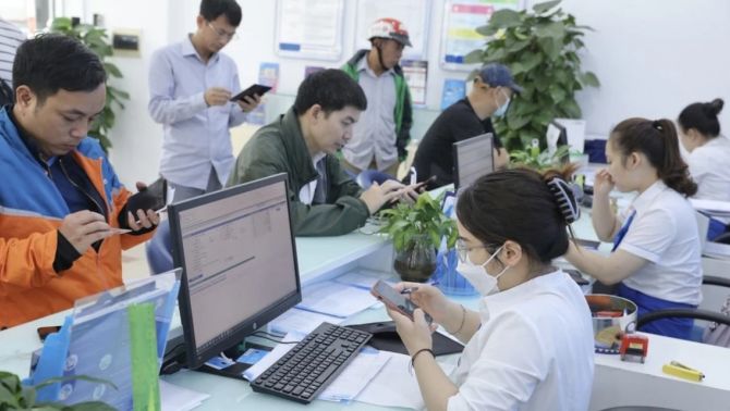 Từ 15/4 áp dụng xác thực thuê bao theo Thông tư 08/2026: Ai được miễn, kiểm tra trên VNeID như thế nào?