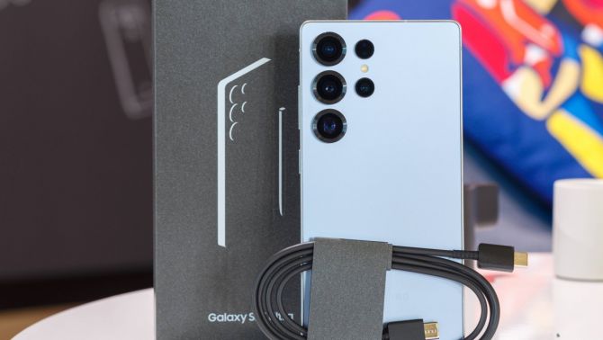 Giá xăng dầu, giá vàng, giá gas hôm nay 16/4 đều giảm mạnh, giá Galaxy S25 Ultra cũng sale sập sàn