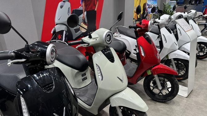 Tin xăng dầu chiều nay 16/4: RON 92 và RON 95 lại tăng giá, VinFast Evo được đà ưu đãi ‘rẻ như rau’