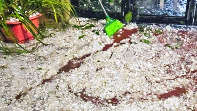 Dự báo thời tiết 16/4: Chiều tối nay, khu vực nào xuất hiện mưa dông, nguy cơ lốc sét kèm mưa đá diện rộng