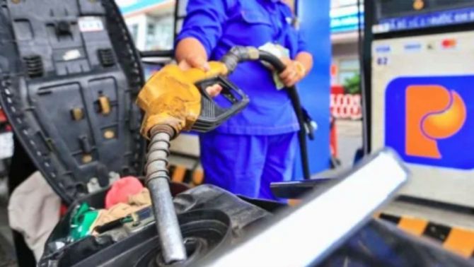 Giá xăng dầu hôm nay 17/4: Xăng RON95, E5 RON92 vẫn rẻ, nguy cơ tăng gấp 3 nếu không can thiệp điều này?