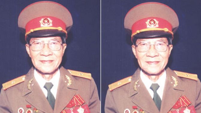 Vị tướng duy nhất của Quân đội Nhân dân Việt Nam được chào điều lệnh bằng tay trái