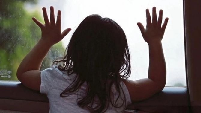 Người cha bỏ quên con gái 2 tuổi đến tử vong trên xe ở Nghệ An có bị xử lý hình sự?