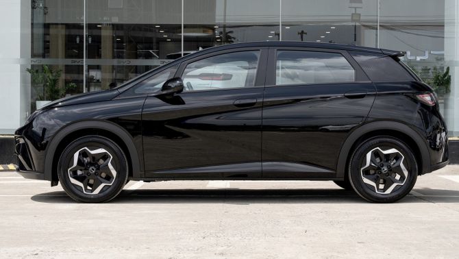 Giá xăng dầu không quan trọng, đây là mẫu ô tô mới không cần đổ xăng tại Việt Nam giá 499 triệu đồng