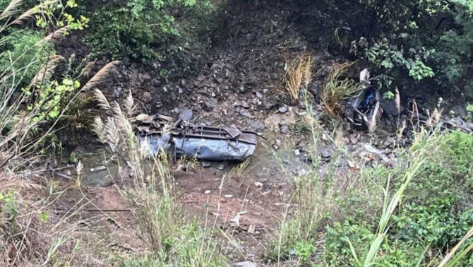 Hiện trường vụ xe bồn rơi xuống vực sâu ở Sơn La, tài xế tử vong, phương tiện biến dạng