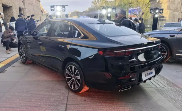 Điểm tin ô tô 20/4: Sedan hybrid siêu rẻ chỉ 410 triệu ‘đe nẹt’ Toyota Camry, giá xe Suzuki mới nhất