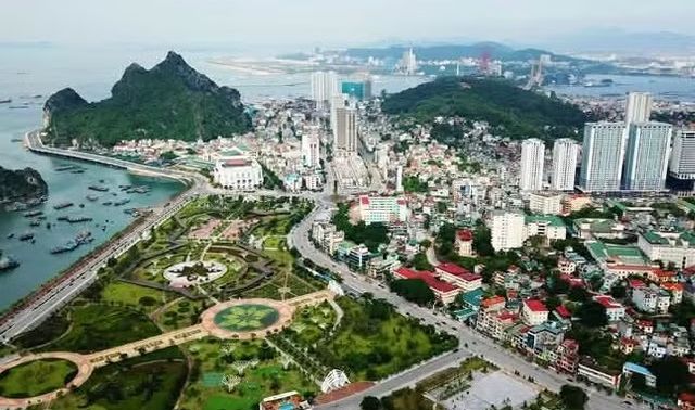 Chạm ngưỡng 250 - 300 triệu đồng/m2, bất động sản Hạ Long đã “ngang cơ” nhà phố Hà Nội