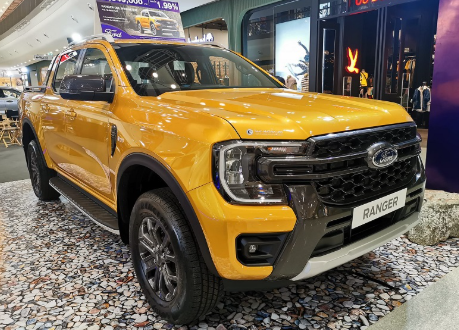 Bức tranh thị trường bán tải tháng vừa qua: Ford Ranger giành lại ngôi vương, Toyota Hilux hụt hơi 