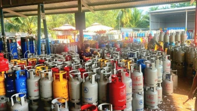 Giá gas hôm nay 24/4: Bảng giá Petrolimex, SAIGON PETRO, Pacific Petro, PV GAS đi ngang, khu vực nào đang cao nhất?
