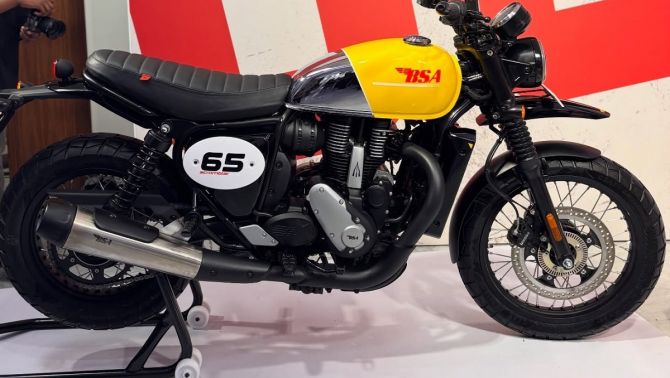 ‘Vua côn tay’ mới chính thức ra mắt giá 75 triệu đồng: Phân khúc 'bén' hơn Honda Winner R và Exciter