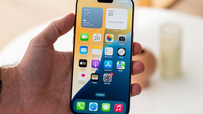 Giá xăng dầu tối nay 26/4: Xăng dầu trong nước vẫn rẻ như bèo, xăng RON 95, RON 92 thủng đáy, iPhone 16 siêu rẻ