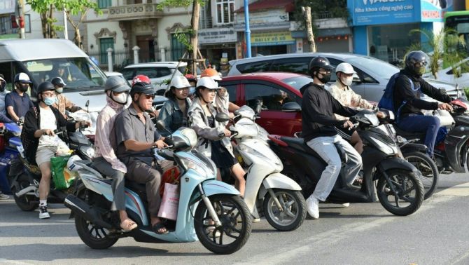 Từ 1/7, xe xăng vào trung tâm Hà Nội bị giám sát tự động: Hệ thống nhận diện vi phạm hoạt động ra sao?