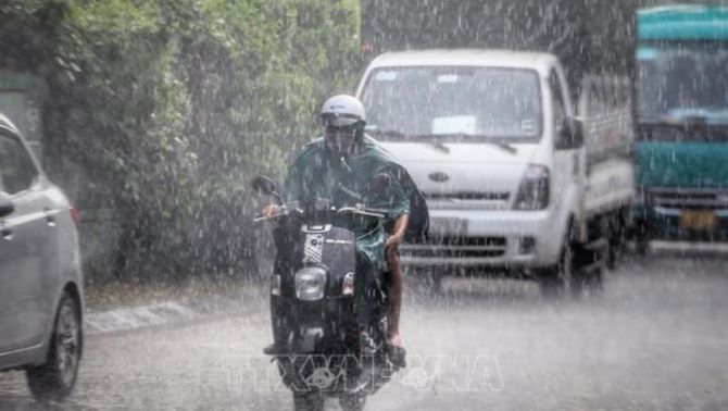 Thời tiết hôm nay 29/4: Không khí lạnh tràn về, cảnh báo dông lốc, Hà Nội và nhiều tỉnh thành ra sao? 