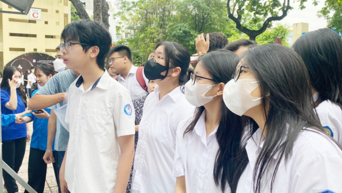 Hà Nội: Hơn 5.000 hồ sơ vào lớp 10 đổ dồn vào 15 trường THPT, tỷ lệ chọi ra sao? 