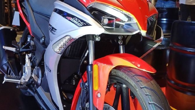 ‘Vua côn tay’ 150cc mới chính thức về đại lý giá 46 triệu đồng: Xé vé Honda Winner R và Exciter 155