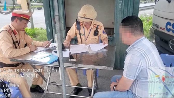 Thông tin đáng chú ý về cán bộ xã ở Lào Cai bị CSGT xử phạt vì không có bằng vẫn lái xe trên cao tốc