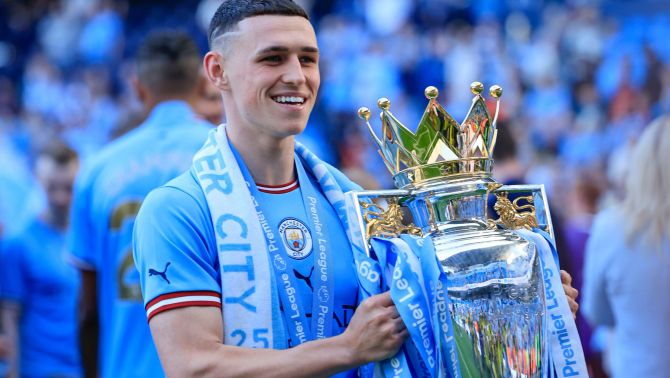 Phil Foden gia hạn hợp đồng với Manchester City