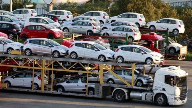 Đề xuất bỏ điều kiện nhập khẩu ô tô: Liệu có gây cản trở công nghiệp nội địa phát triển ?