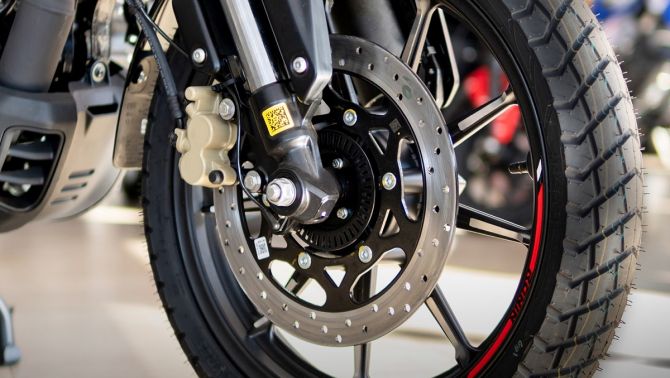 ‘Vua côn tay’ 225cc mới chính thức ra mắt tại Việt Nam: Độc lạ hơn Honda Winner R, giá 73 triệu đồng