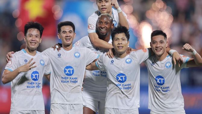 Cập nhật tỷ số, kết quả Selangor 2-1 Nam Định - Bán kết Shopee Cup 2025/26: Sai lầm hàng thủ