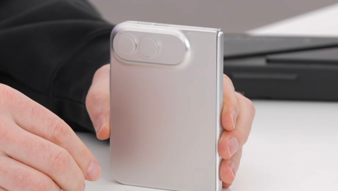 Lộ diện thiết kế gập của iPhone Ultra: Cụm camera dày kỷ lục, thiết kế nhỏ gọn như iPhone 4