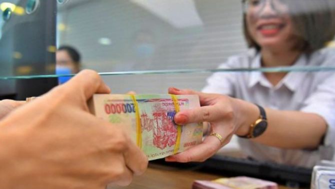 Lãi suất ngân hàng hôm nay 6/5: Mức 7%/năm, kỳ hạn 6 tháng dần rút khỏi thị trường, chỉ còn 2 ngân hàng duy trì 