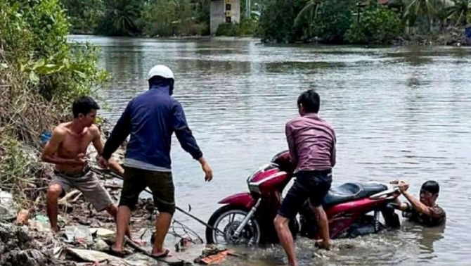Phát hiện thi thể nam nhân viên trường học trôi trên sông ở Cà Mau: Hé lộ loạt dấu vết bất thường trên người