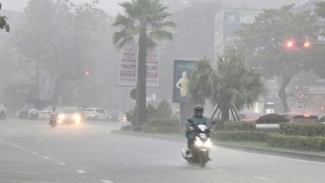 Dự báo thời tiết mới nhất: Không khí lạnh dồn xuống miền Bắc từ đêm 7/5, cảnh báo khu vực có nguy cơ mưa cực đoan? 
