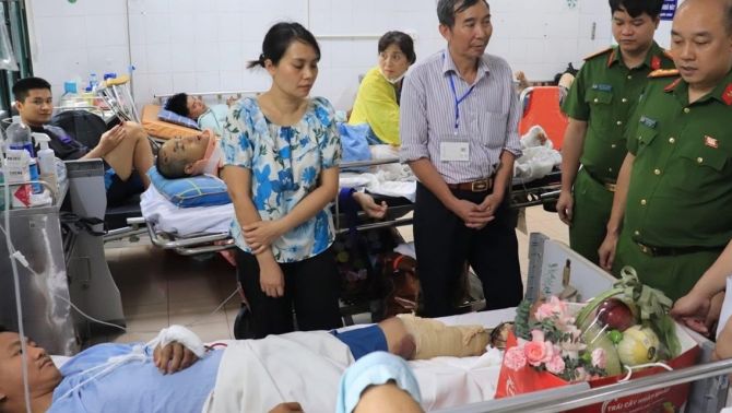 Hà Nội: Đại úy công an bị thanh niên vi phạm giao thông tông gãy chân, hé lộ thông tin về đối tượng