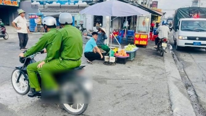 Tây Ninh: Một đại úy công an bị hạ bậc thi đua sau bức ảnh phản ánh do người dân chụp lại