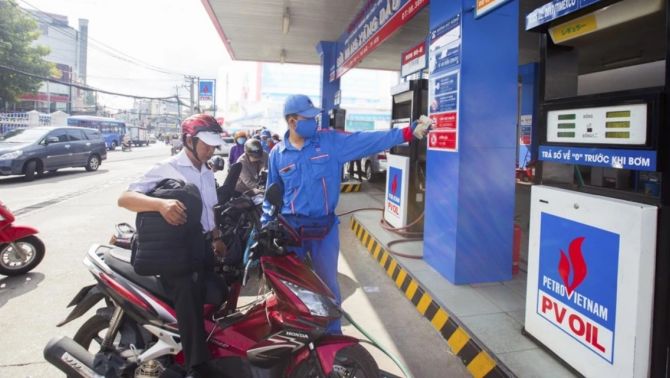 Từ 15/5, gần 1.000 cửa hàng PV OIL dừng bán RON 95, người dùng chuyển sang xăng E10 theo lộ trình mới nào?