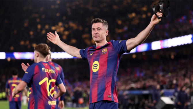 Lewandowski nghẹn ngào chia tay Camp Nou, Barcelona khép lại mùa giải bằng chiến thắng trước Betis