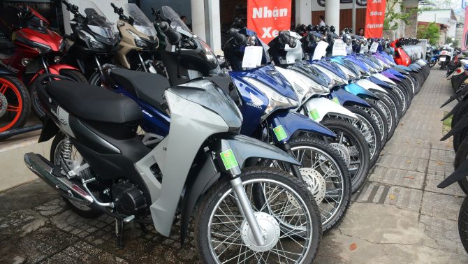 Bất chấp xu hướng xe điện, người Việt vẫn 'chuộng' xe máy Honda: Wave Alpha, Vision tiếp tục hút khách