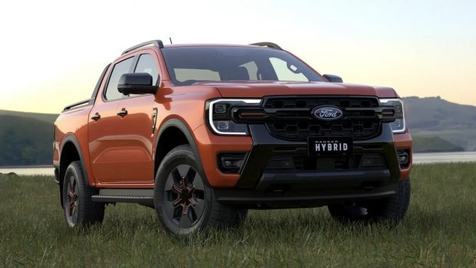 Ford Ranger PHEV trình làng bản nâng cấp: Bán tải hybrid sạc điện mạnh như SUV, tiết kiệm hơn xe dầu