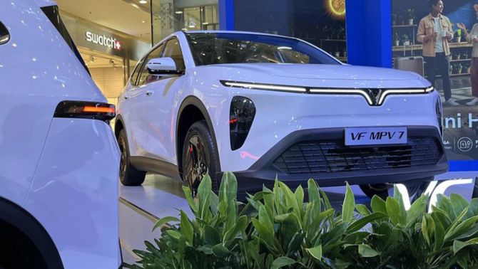 VinFast VF MPV 7 ra mắt Indonesia: MPV điện 7 chỗ lắp ráp nội địa, tham vọng đấu Mitsubishi Xpander