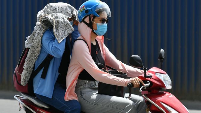Dự báo thời tiết 22/5: Miền Bắc tăng nhiệt, Trung Bộ chạm ngưỡng 38 độ, Nam Bộ xuất hiện diễn biến khó lường