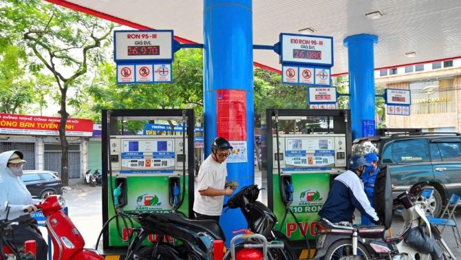 Giá xăng dầu hôm nay 25/5: Dầu hạ giá thấp nhất 2 tuần, chuyên gia nói thẳng lý do giá cả lao dốc